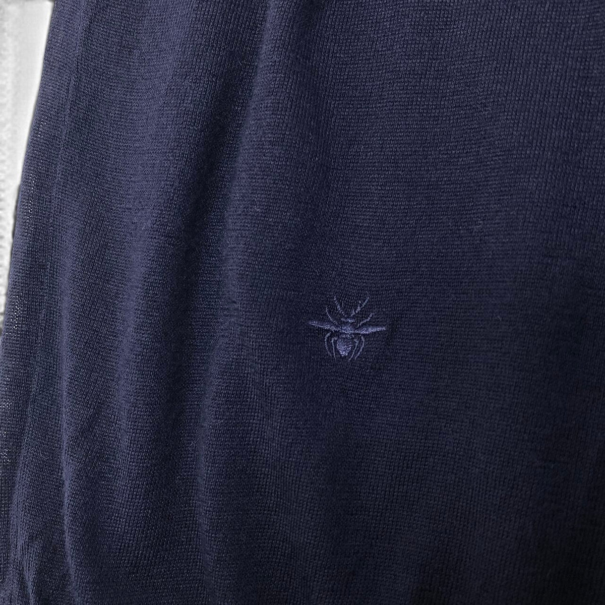 21j16 【未使用】 DIOR HOMME ディオールオム Bee刺繍 タートルネック ニットセーター 833M603BT128 サイズS ネイビー カシミヤ100％ メンズu02t
