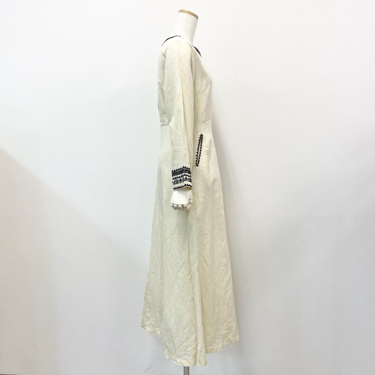 69k20 《タグ付》定価￥38,500 Sara mallika サラマリカ LINEN EMB LONG DRESS リネンロングドレス ワンピース F エクリュ エンブロイダリー