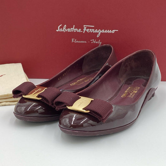 1h7 Salvatore Ferragamo サルヴァトーレ フェラガモ VARA ヴァラリボン エナメルフラットシューズ 6D ワインレッド パテントレザー パンプス 箱付き