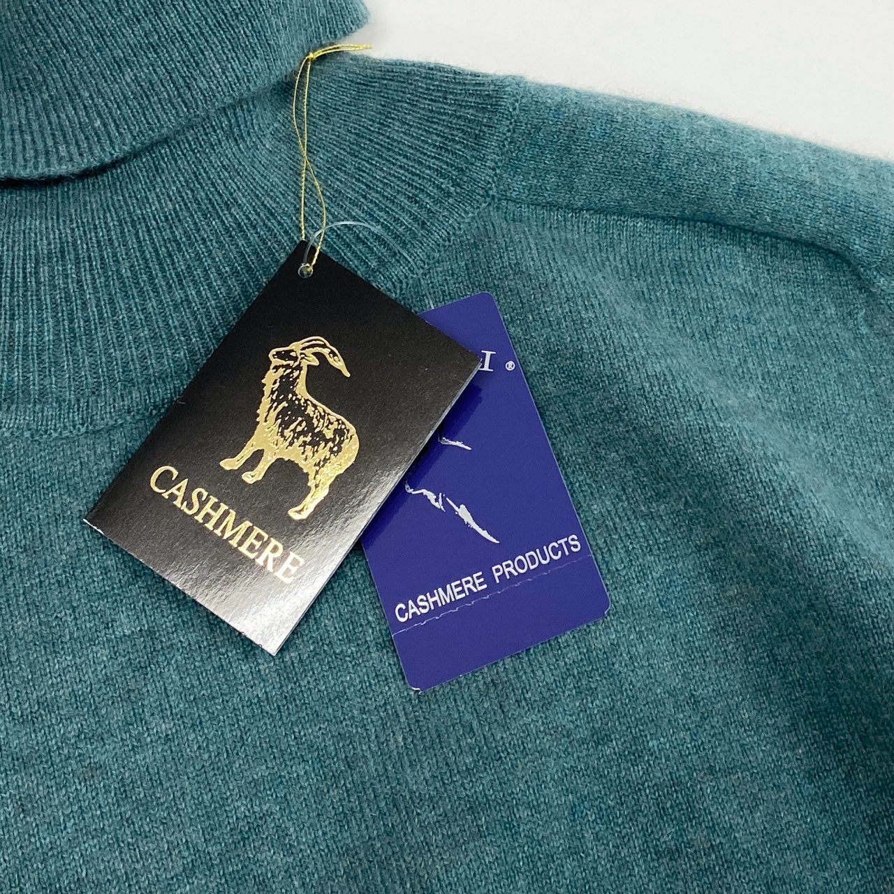 63a28 【新品保管品】GOBI ゴビ カシミヤハイネックニットセーター カシミア トップス モンゴル製 Lサイズ グリーン カシミヤ100％ メンズ 男性用u02t