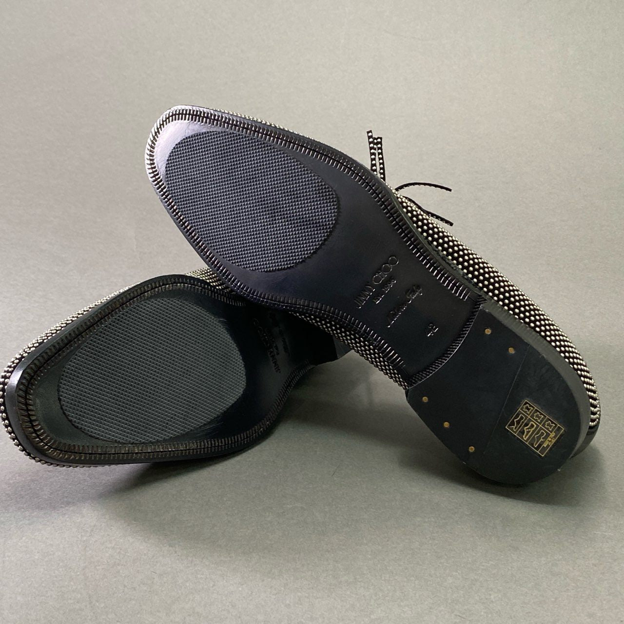1d14 【未使用】 JIMMY CHOO ジミーチュウ スタッズ タッセルローファー 42 ブラック レザー 革靴 オペラシューズ スリッポン イタリア製 保存袋付き