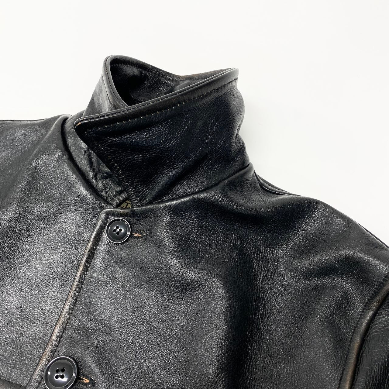 62d5 《美品》 AVIREX アヴィレックス 50th カウハイド カーコート サイズL ブラック 牛革 レザージャケット Vintage Finish ヴィンテージ加工t18r