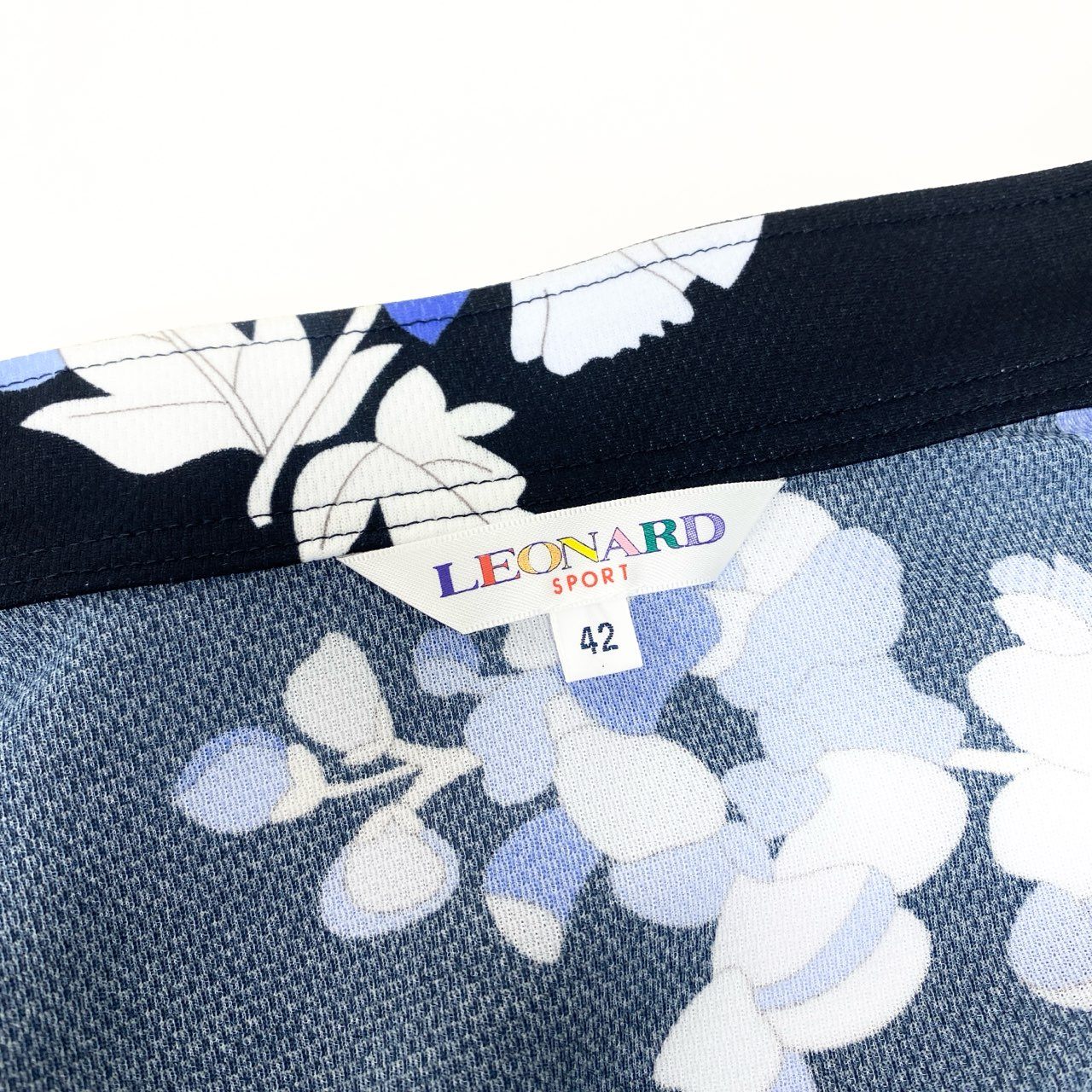 31b6 【美品】LEONARD SPORT レオナール スポーツ ジップアップジャケット ブルゾン 香水 花柄プリント 0578942 42サイズ ブラック ブルー ポリエステル100％ レディース 女性用u02t