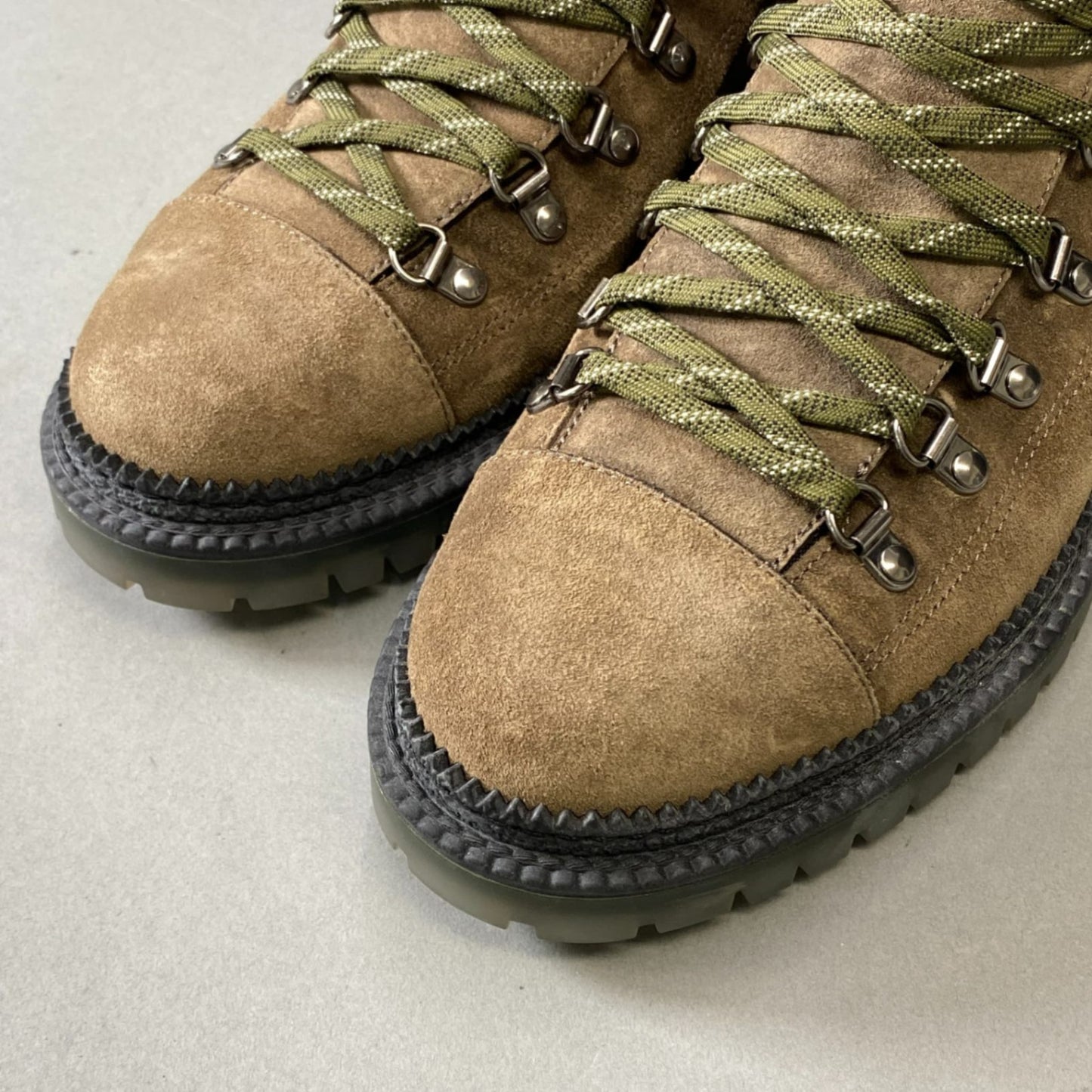 1L10 【美品】JIMMY CHOO ジミーチュウ デヴィンニットソックス スエードブーツ ８ホールブーツ ブーツ 42サイズ カーキ メンズk02i