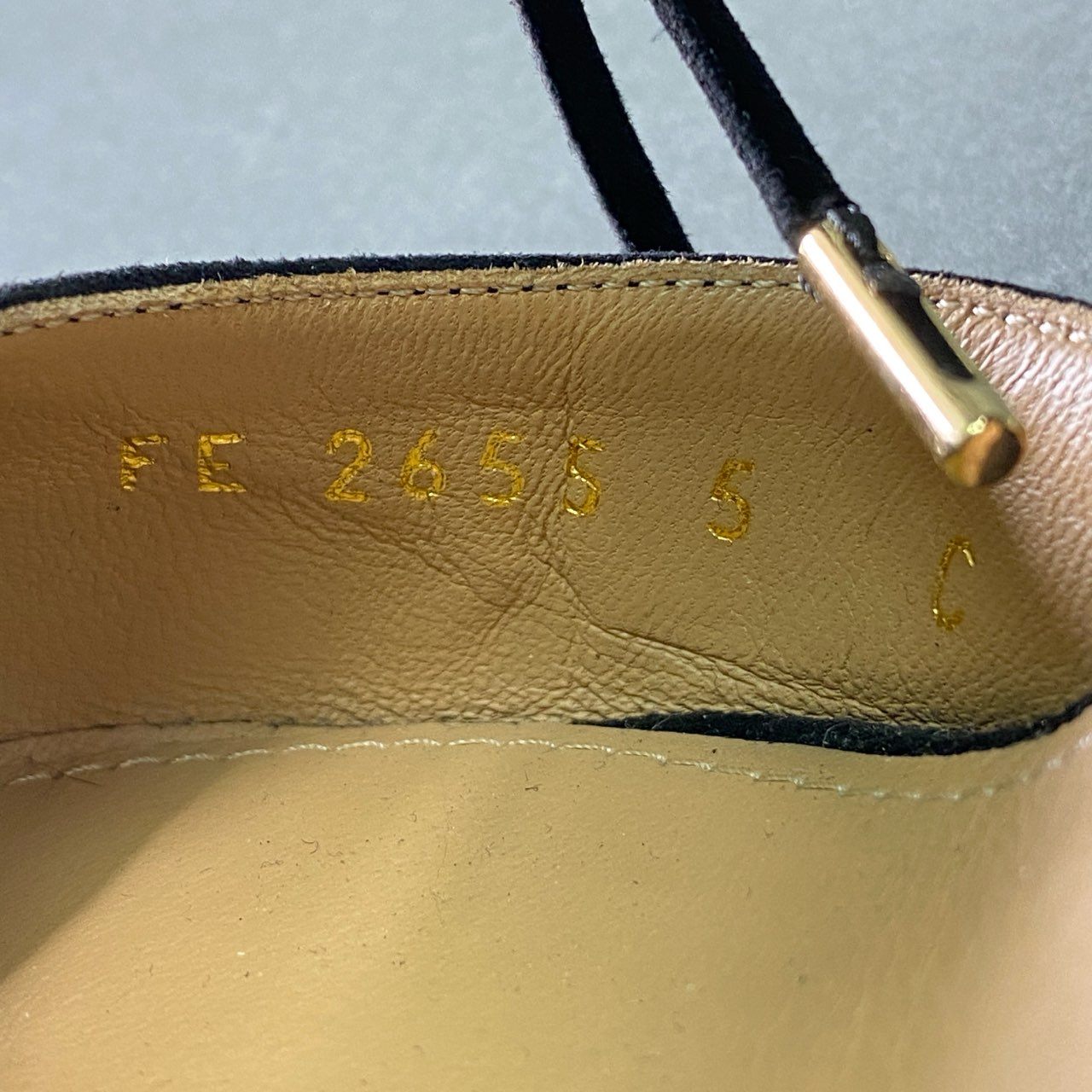 4e2 【イタリア製】Salvatore Ferragamo サルヴァトーレフェラガモ ピンヒール パンプス サイズ5D ブラック スエード ファー レディース 女性用 靴