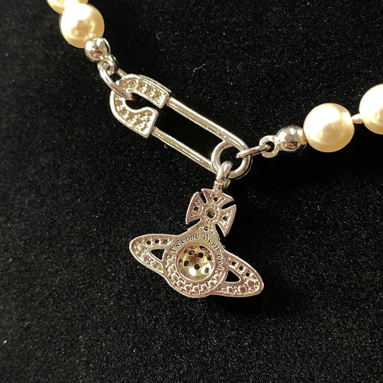 h11 《美品》 Vivienne Westwood ヴィヴィアンウエストウッド ORB ラインストーンオーブ パールネックレス ホワイト シルバー アクセサリー 安全ピンt18r