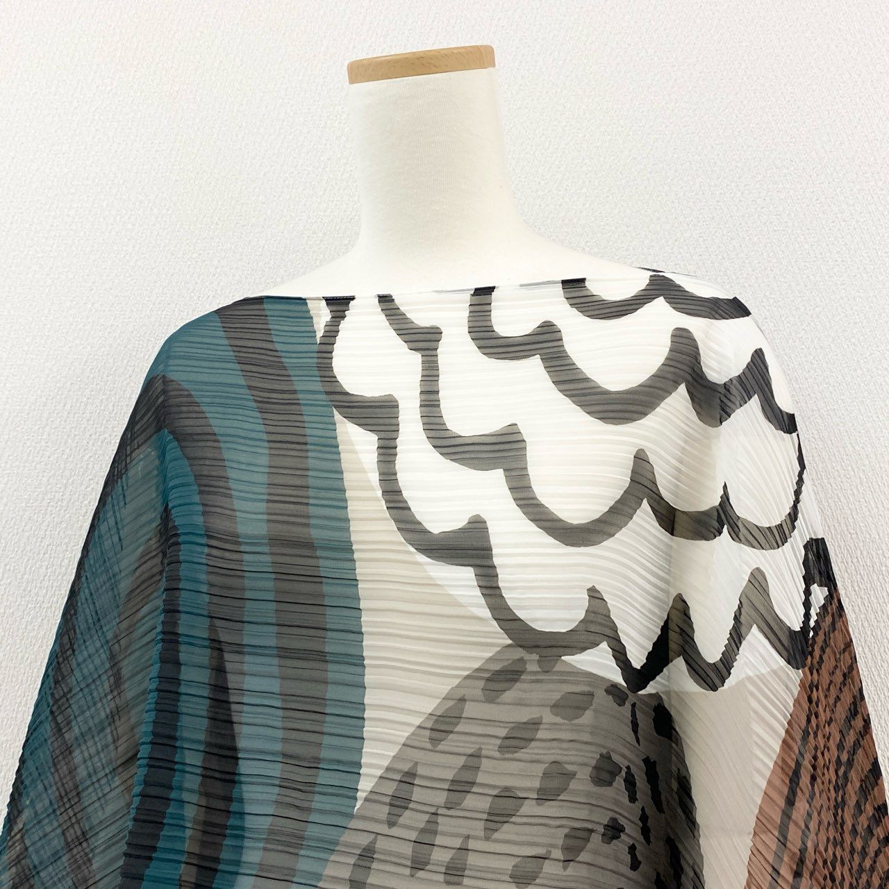 36a7 【美品】 PLEATS PLEASE プリーツプリーズ イッセイミヤケ ポンチョ 変形デザイン スカーフ プリーツ PP74-AD231 マルチカラー レディース 女性用k02i