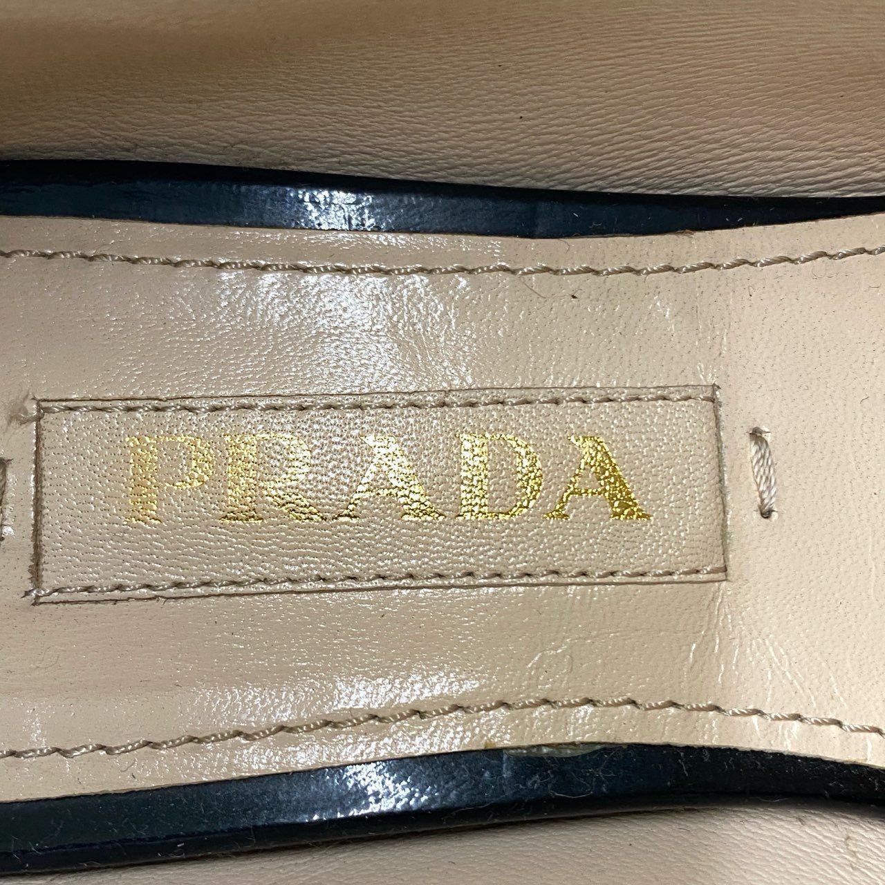 2d27 PRADA プラダ エナメルローファー パテントレザー ブランドロゴ  1D736E サイズ37 ブラック レディース 女性用k02i