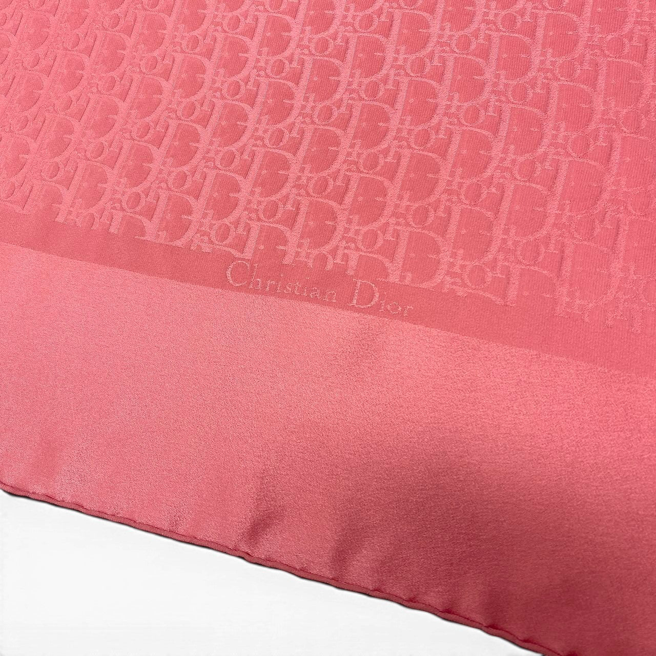 d22 Christian Dior クリスチャンディオール スカーフ バンダナ ロゴデザイン ピンク シルク100％ レディース 女性用u02t