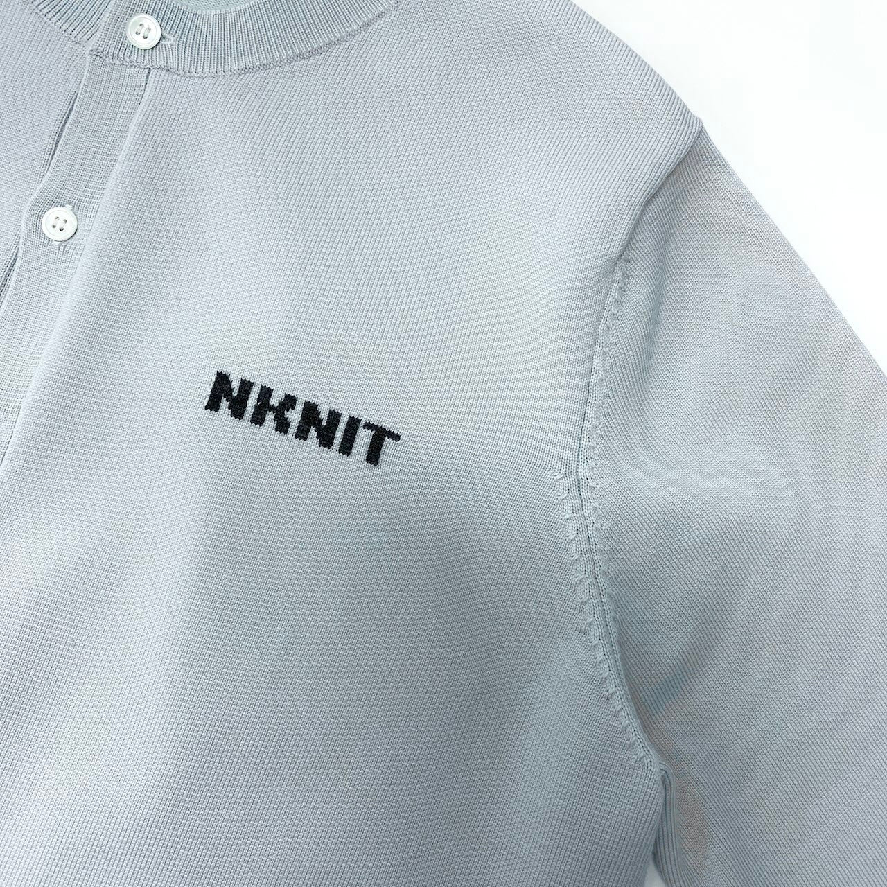 11c29 《未使用品》 NKNIT ンニット 25AW Logo Knit Cardigan ロゴニットカーディガン サイズ1 サックス タグ付t18r