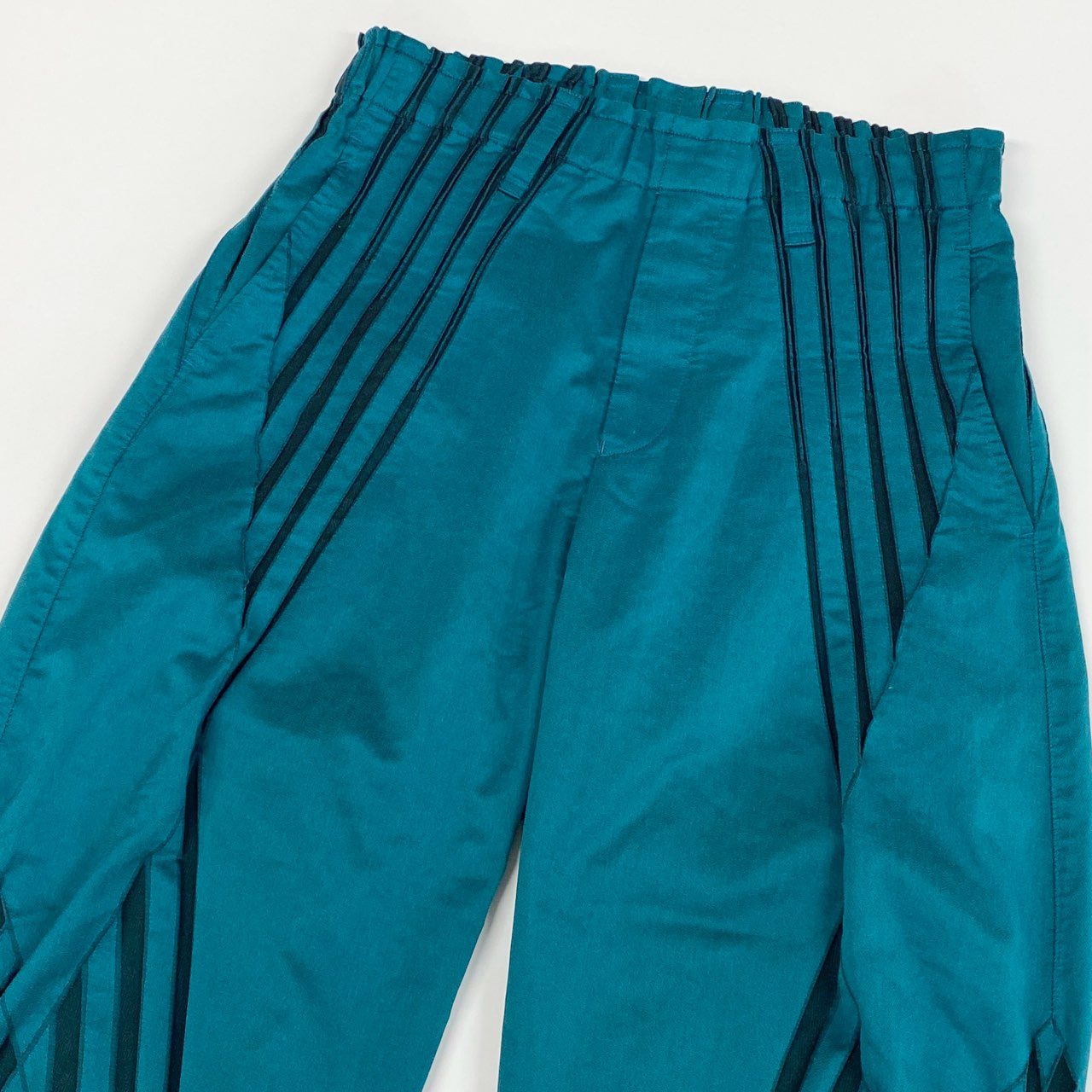 12i25 A-POC ABLE ISSEY MIYAKE イッセイミヤケ クロップドパンツ テーパードパンツ エイポック エイブル サイズ2 グリーン メンズu02t