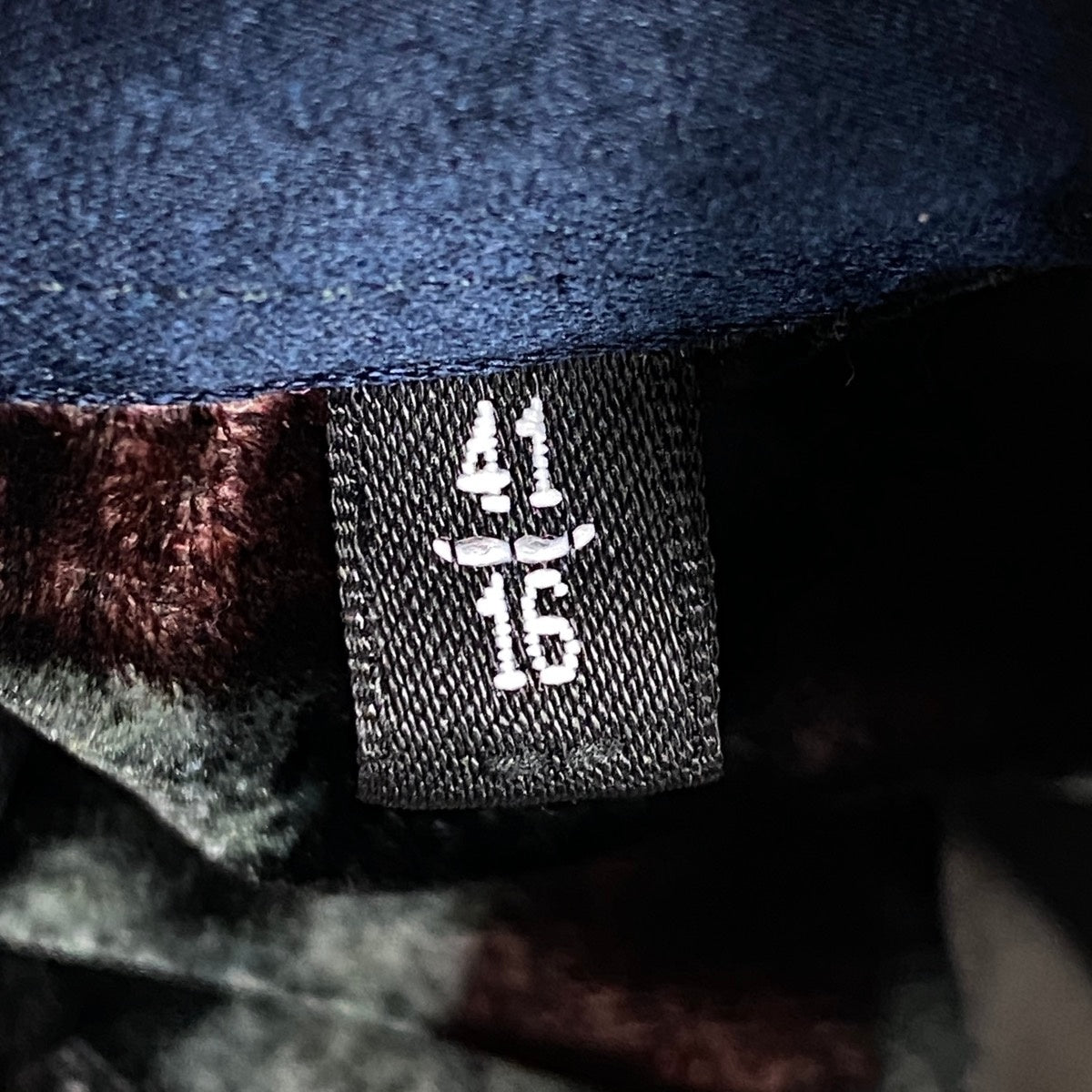 43i15 《美品》 GIORGIO ARMANI ジョルジオアルマーニ 長袖シャツベロア ドレスシャツ イタリア製 総柄シャツ チェック柄 16 ブラック メンズ 男性用u02t