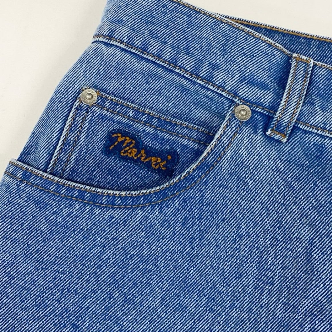 40h24 《極美品》MARNI マルニ キャロットジーンズ デニム 2024年 ロゴワッペン PAJD0513A0 USCW91 40サイズ ブルー レディース 女性用k02i