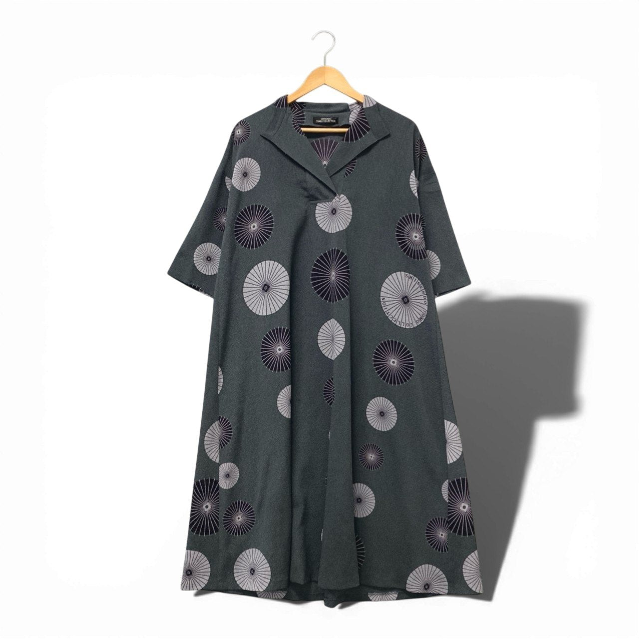 14c3 【美品】 SHISENDO TOMO COLLECTION 詩仙堂 7分袖 オープンカラーワンピース ロングワンピース ちりめん 総柄プリント レディース女性服 グレー ポリエステル100％u02t