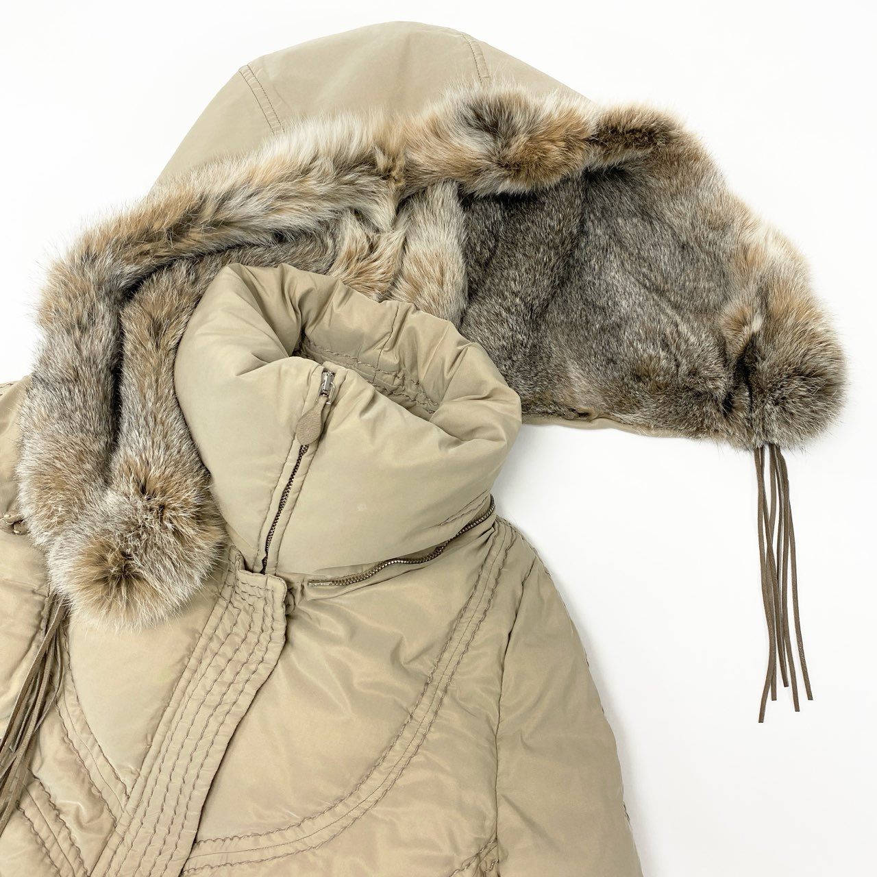 52L5 ERMANNO SCERVINO エルマノシェルビーノ 中綿ジャケット フーディージャケット ステッチデザイン ダブルジップ フーディー取り外し可 44サイズ ベージュ レディースo07t