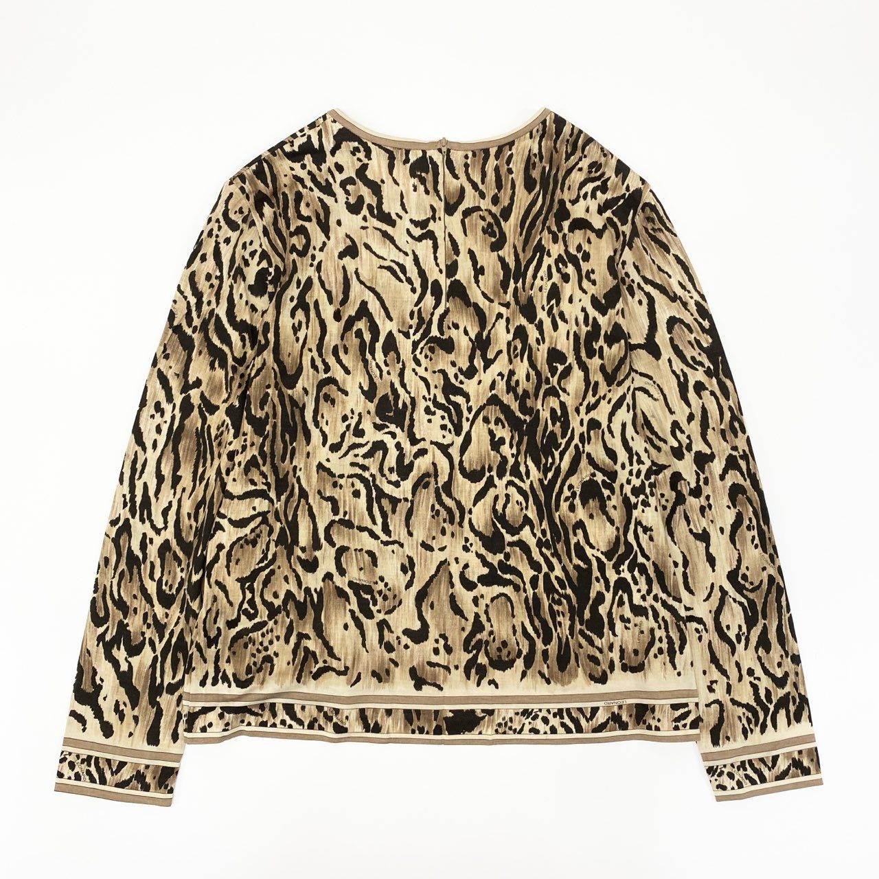 44k28 LEONARD レオナール 長袖カットソー クルーネックトップス ヒョウ柄 総柄 LLサイズ ベージュ系 レディースo07t
