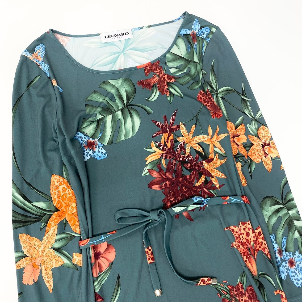 15d12 LEONARD PARIS レオナール ロングスリーブワンピース 美しい花柄プリント 膝丈 ウエストリボン付 イタリア製 サイズ38 グリーン系 ナイロン100％ レディース 女性用u02t