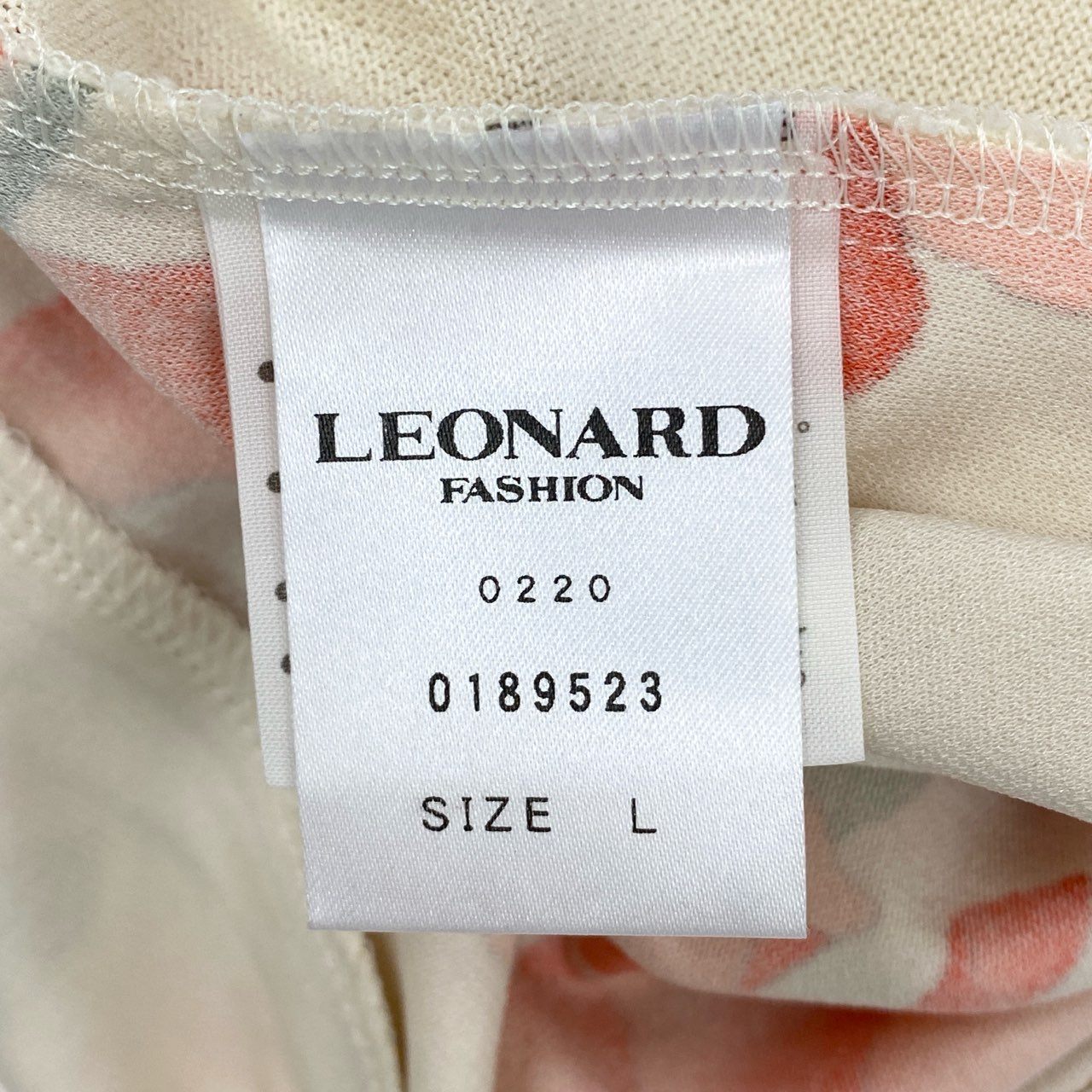 4k7 LEONARD FASHION レオナール ニットセーター 半袖ニット 美しい花柄プリント 切替ニット カンカン素材 レディース 女性用 L アイボリーo07t