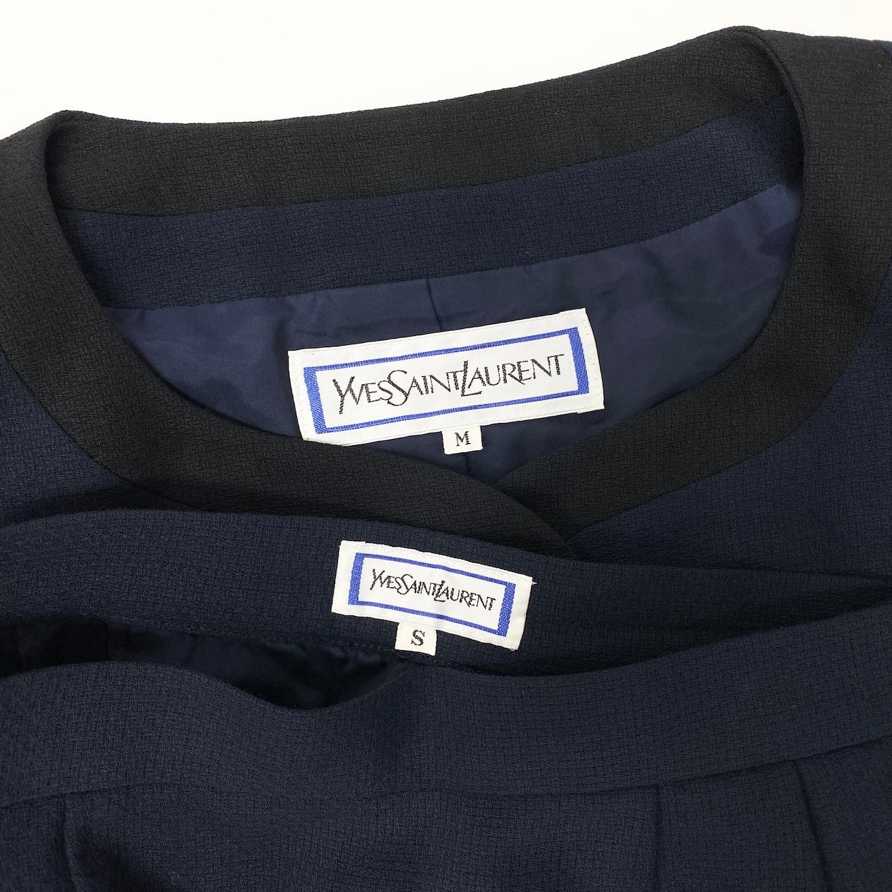 62c30 【新品保管品】Yves Saint Laurent イヴサンローラン スカートセットアップ ジャケット タイトスカート バイカラー Mサイズ ネイビー ブラック ウール100％ レディース 女性用u02t