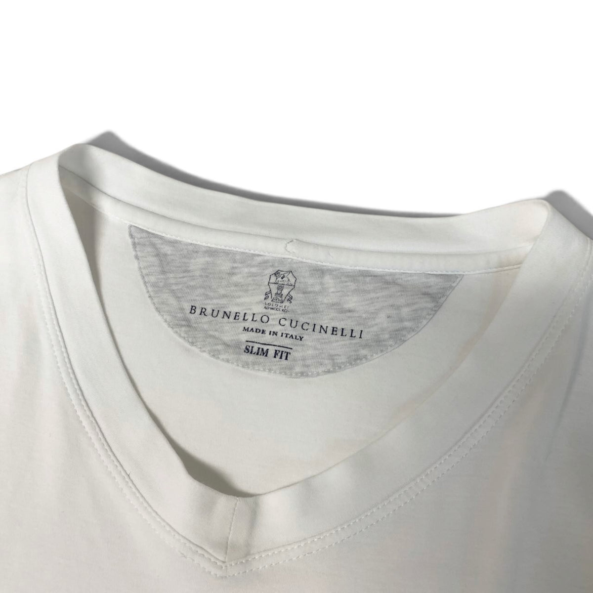 30j27 BRUNELLO CUCINELLI ブルネロクチネリ SLIM FIT Vネックカットソー 半袖Tシャツ ホワイト コットン メンズu02t