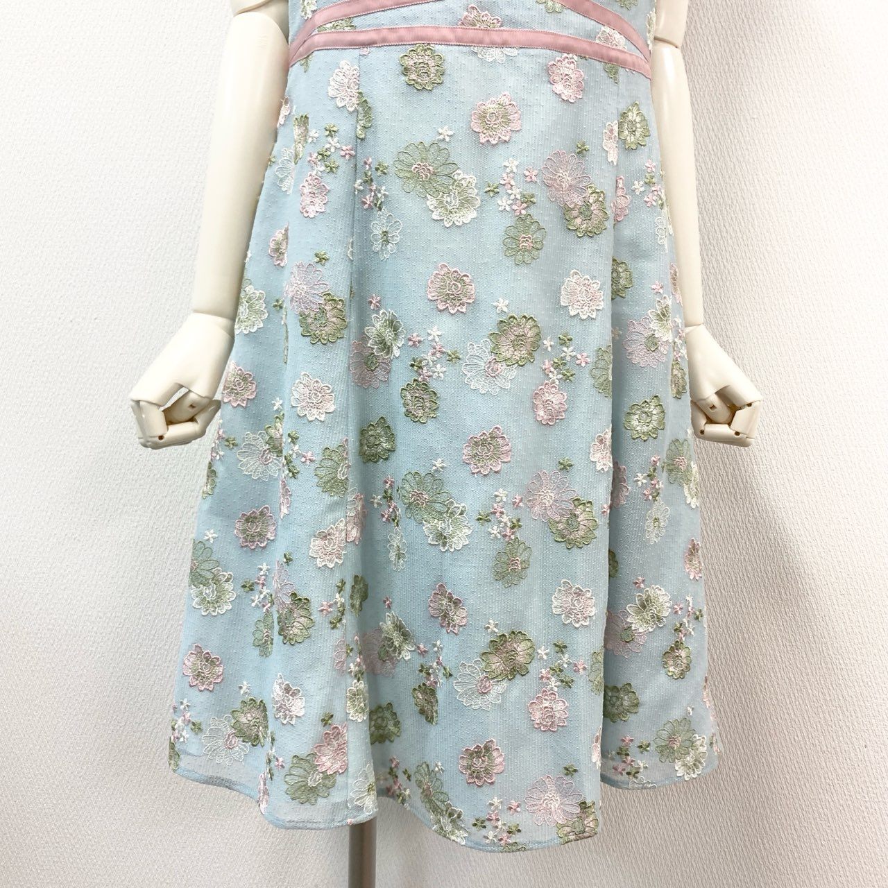 45j10 TOCCA トッカ フラワー刺繍 フレアワンピース フレンチスリーブワンピース 花柄 レース レディース 女性用 6 ライトブルーu02t