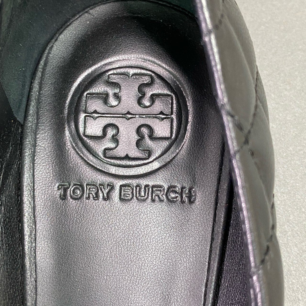 1k12 TORY BURCH トリーバーチ キルティング ロゴプレート フラットパンプス バレエシューズ 7 1/2 ブラック レザー