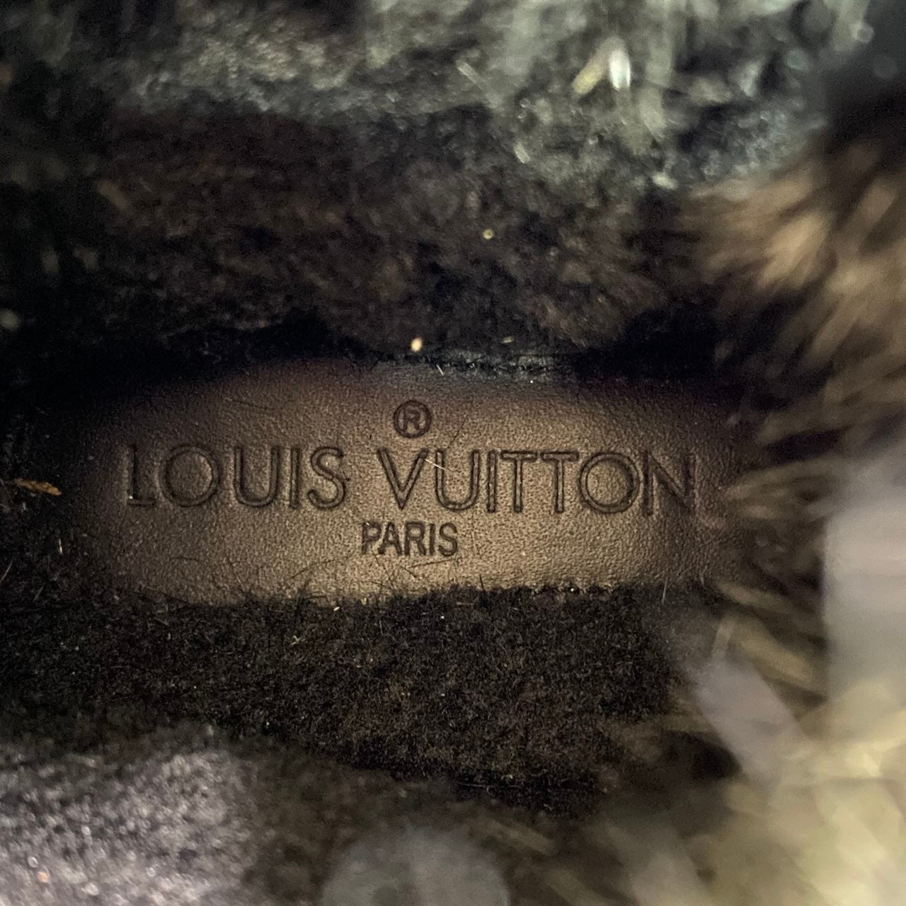 h21 LOUIS VUITTON ルイヴィトン モノグラム ファー × スエード スニーカー Monogram Fur Trim High-Top Sneakers 37 1/2 ブラックt18r