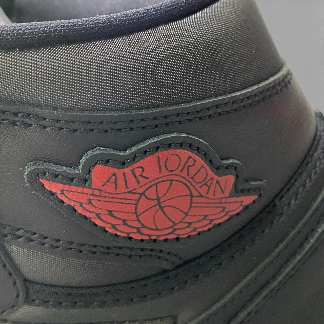 3b2【未使用】 NIKE ナイキ Air Jordan 1 Retro High OG GS black/gym エアジョーダン ハイカットスニーカー メンズ シューズ 555088-060 28.5cm ブラック レッド ホワイトu02t