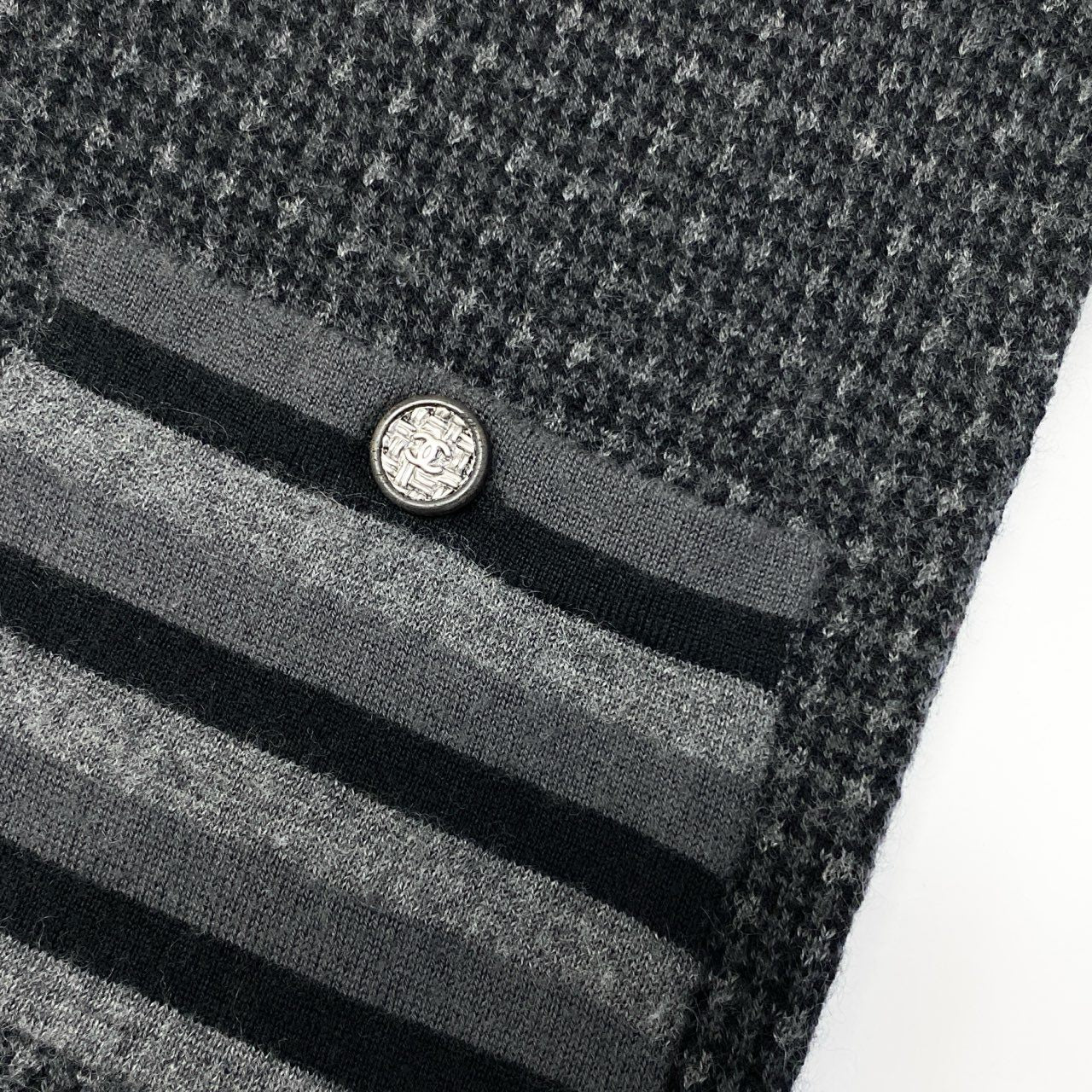 38a15 CHANEL シャネル ココマークボタン ボーター カシミヤセーター タートルネック L相当 グレー カシミヤ100 レディース ニット トップスta1