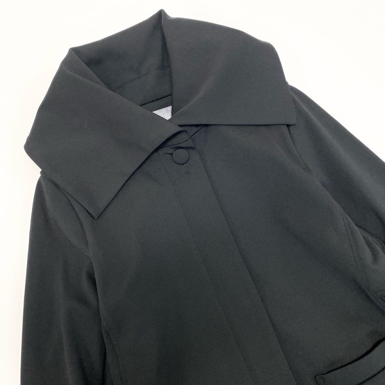 28k29《美品》 TOKUKO 1er VOL トクコプルミエヴォル プリーツ切替 ロングコート ボリューム襟 伸縮ストレッチ○ レディース 女性用  ９ ブラックu02t