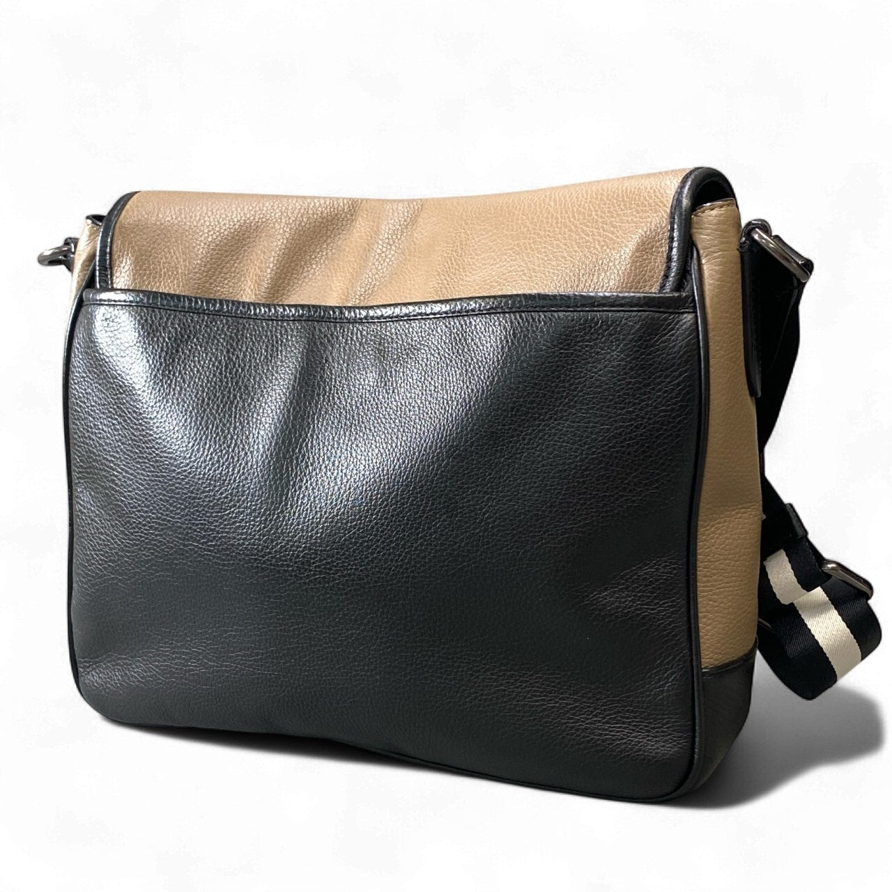 bk18《美品》 COACH コーチ 斜め掛け メッセンジャーバッグ ショルダーバッグ C5395 ベージュ ブラック レザー クロスボディ 鞄 カバン A4収納可 ビジネスt18r