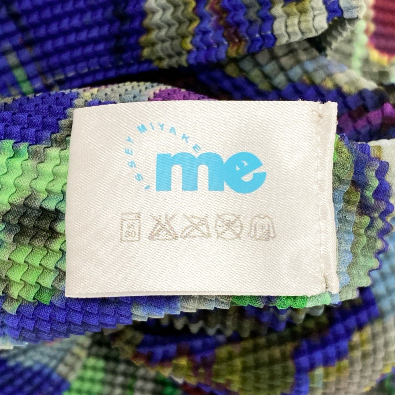 Id6 ISSEY MIYAKE me ミー イッセイミヤケ マルチカラー プリーツ カットソー トップス  プリーツプリーズta1