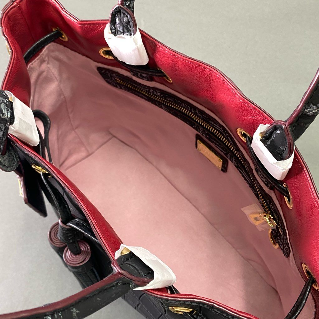 Fe17 【新品】　定価197万 COCOCELUX GOLD ココセリュックスゴールド 最高級5スター クロコダイルレザー タッセルチャーム付き トートバッグ ショルダーバッグ 4way レディース