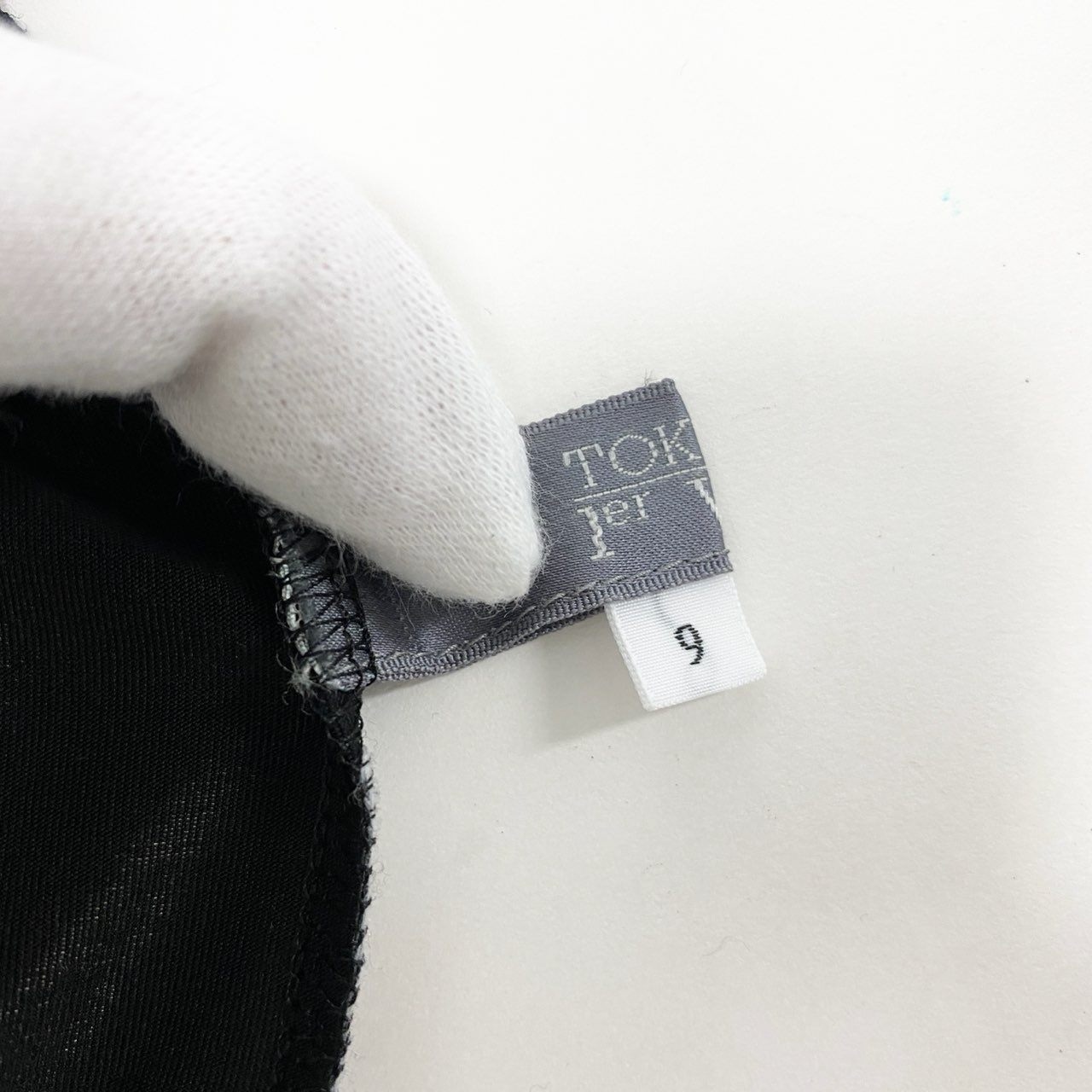 67k20 TOUKO 1er VOL トクコプルミエヴォル ロング フリルカーディガン 長袖 ストレッチ○ くるみボタン レディース 女性用 9 ブラックu02t