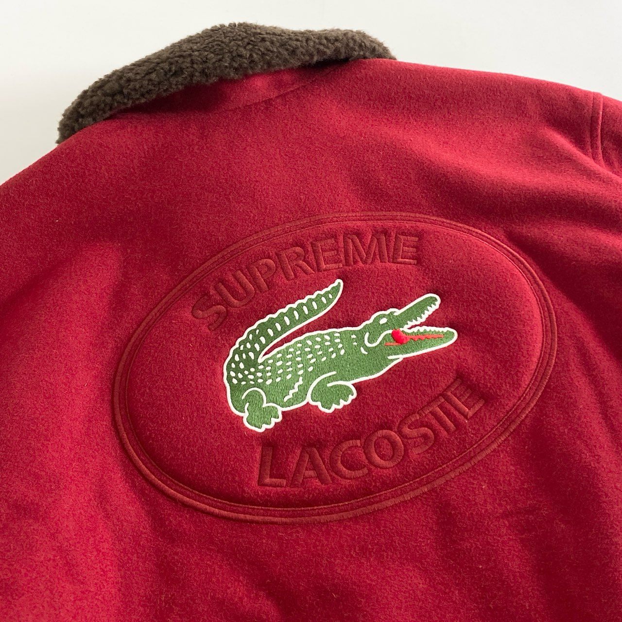 31h30 Supreme シュプリーム × LACOSTE ラコステ ウールボンバージャケット スタジアムジャケット スタジャン ブルゾン デカロゴ BH1869L サイズL レッド メンズ