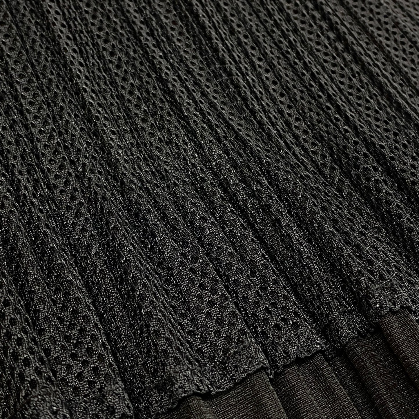 29k6《美品》 PLEATS PLEASE プリーツプリーズ 二重構造 メッシュ ノースリーブトップ PP14-JK672 3 ブラック ISSEY MIYAKE イッセイミヤケ タンクトップt18r