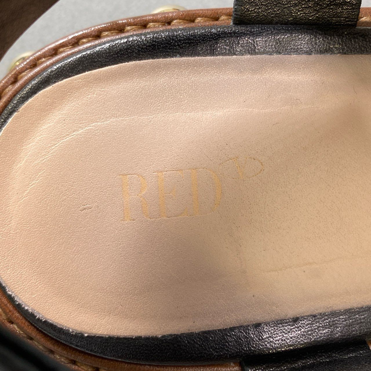 3i30 RED VALENTINO レッドヴァレンティノ スタッズサンダル ストラップサンダル イタリア製 38サイズ ブラック VERO CUOIO 本革 レディースt18r
