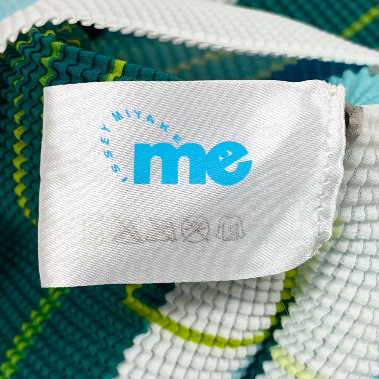 Ac2 ME ISSEY MIYAKE ミーバイ イッセイミヤケ プリーツシャツ Tシャツ カットソー フリー マルチカラー レディース トップスk02i