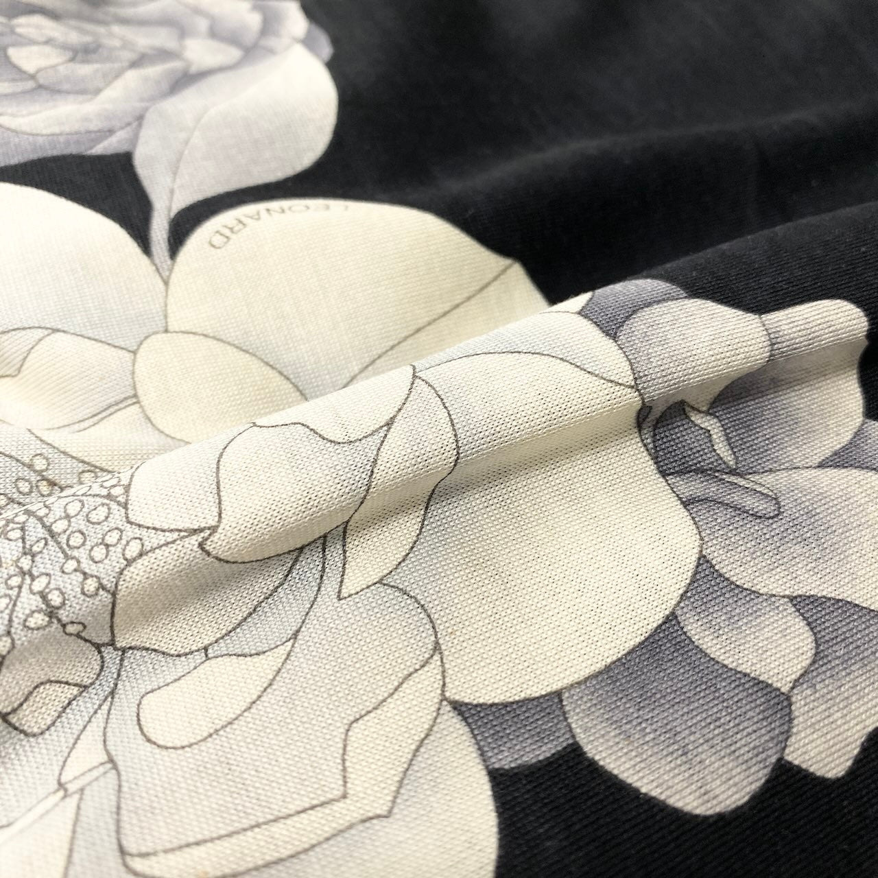 76d9 LEONARD FASHION レオナール 長袖ワンピース ロングワンピース 花柄プリント 薔薇 ウールシルク混 LL ブラック レディース 女性用o07t