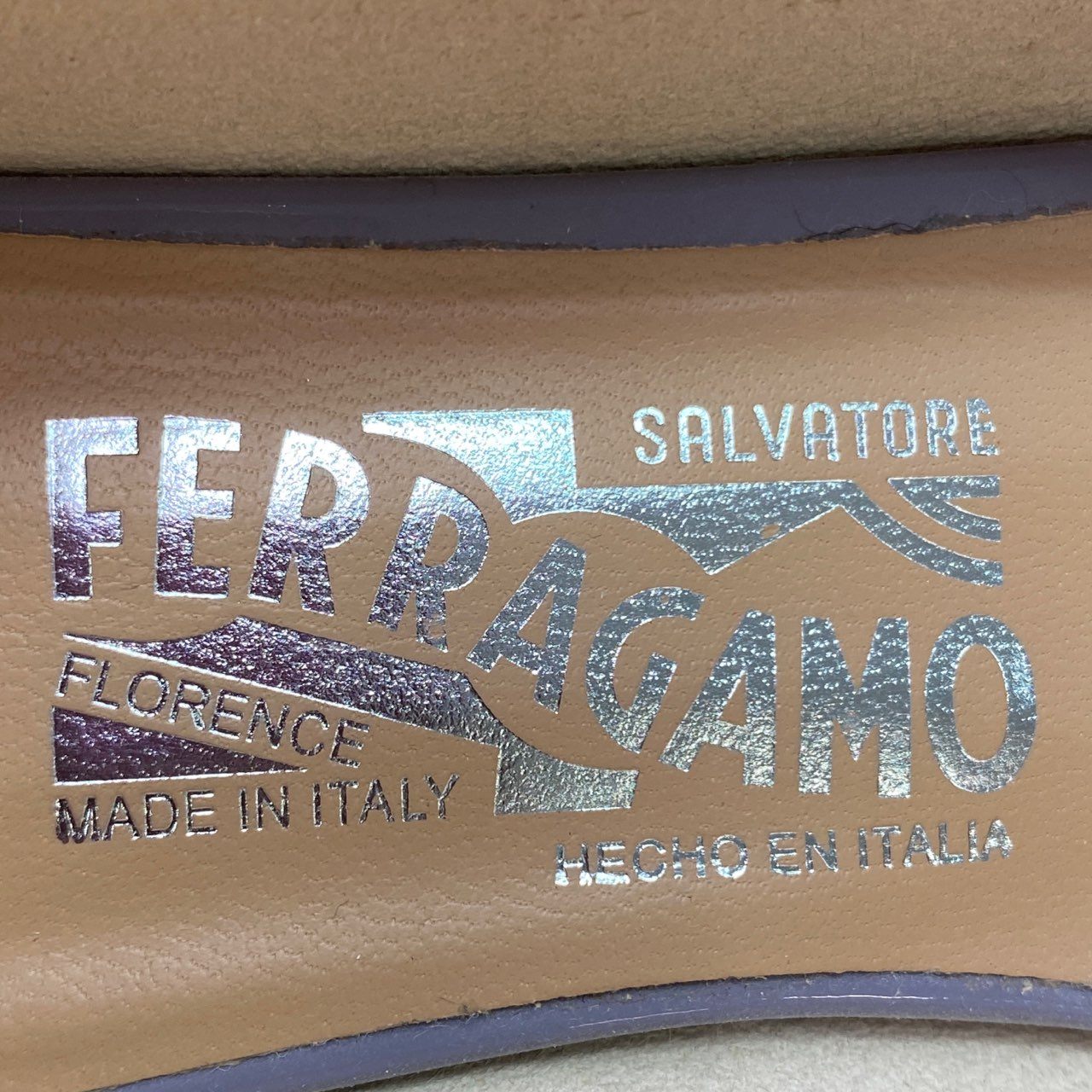 5a9 Salvatore Ferragamo サルヴァトーレ フェラガモ VARA ヴァラリボン エナメルヒールパンプス 7 1/2 ラベンダー パテントレザー イタリア製 シューズ