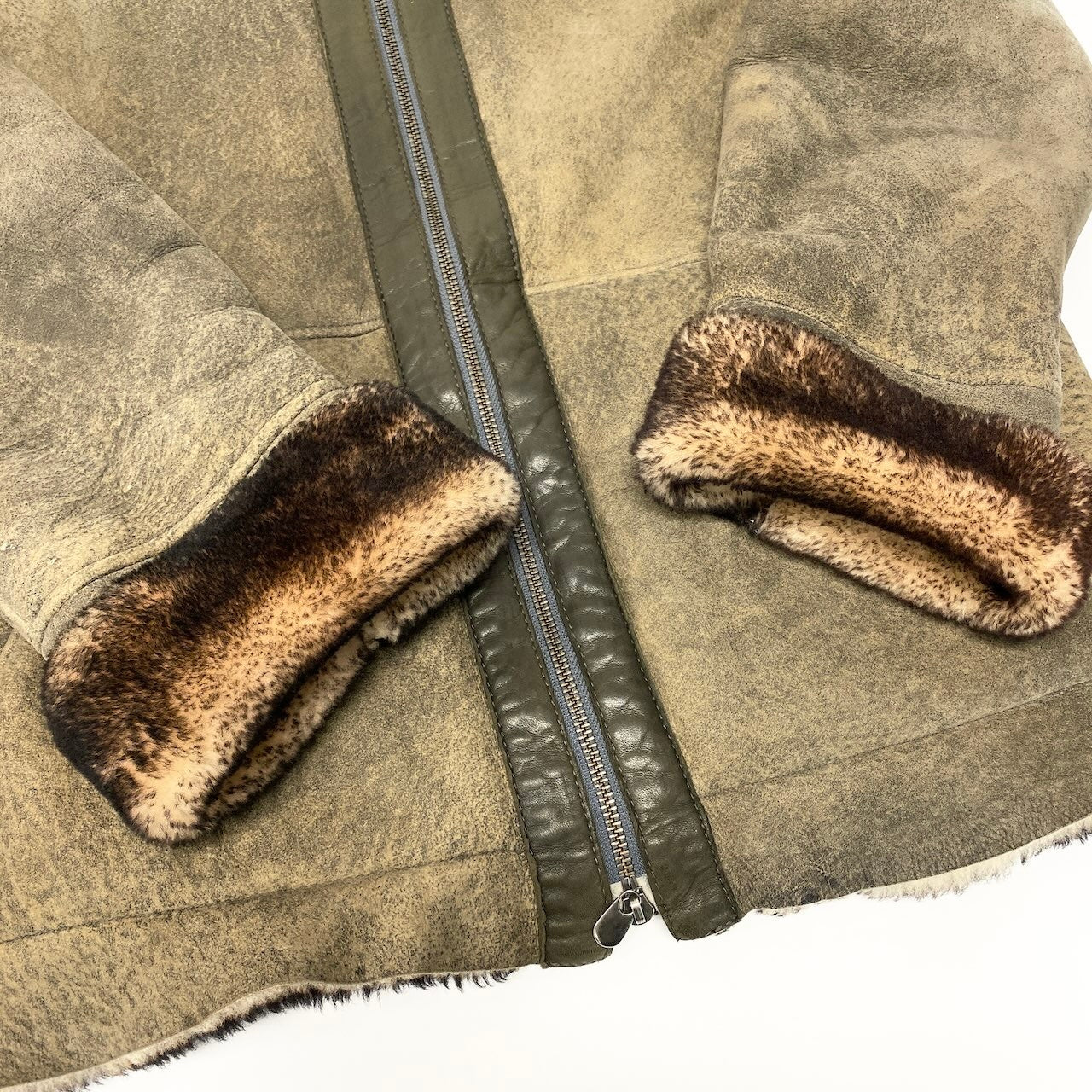 57d5 ARMANI COLLEZIONI アルマーニ コレッツォーニ リアルムートンジャケット サイズ50 グレー シープスキン 羊革 Real Mouton Jackett18r