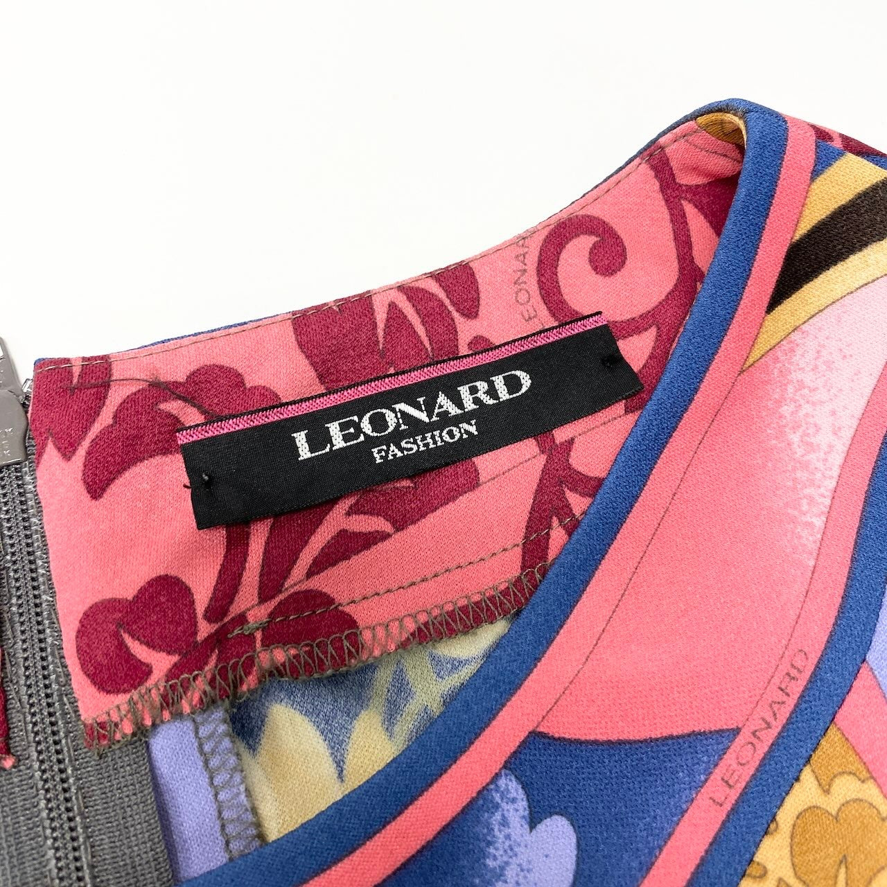22d12 【美品】 LEONARD FASHION レオナール ロングスリーブワンピース ロングワンピース 美しい花柄プリント カンカン素材 サイズ38 マルチカラー レディース 女性用u02t