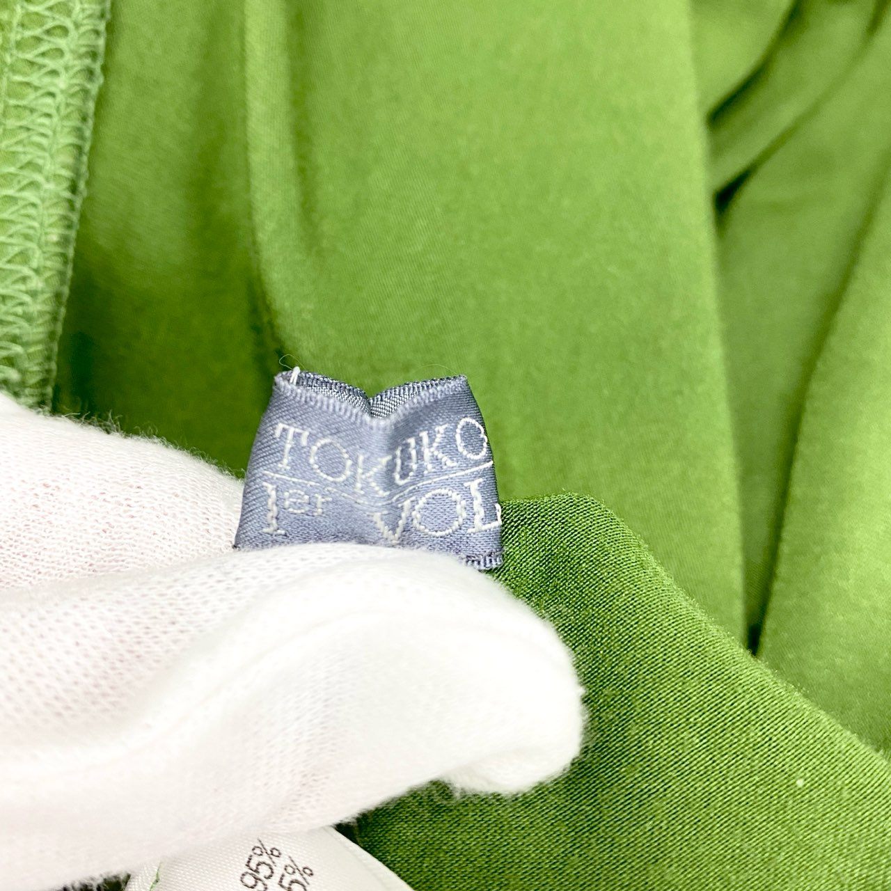 30b18 TOKUKO 1er VOL トクコプルミエヴォル チュニックワンピース ロングスリーブ 裾フリル ハイネック ワンポイント刺繡 レディース 女性用 9 グリーンu02t