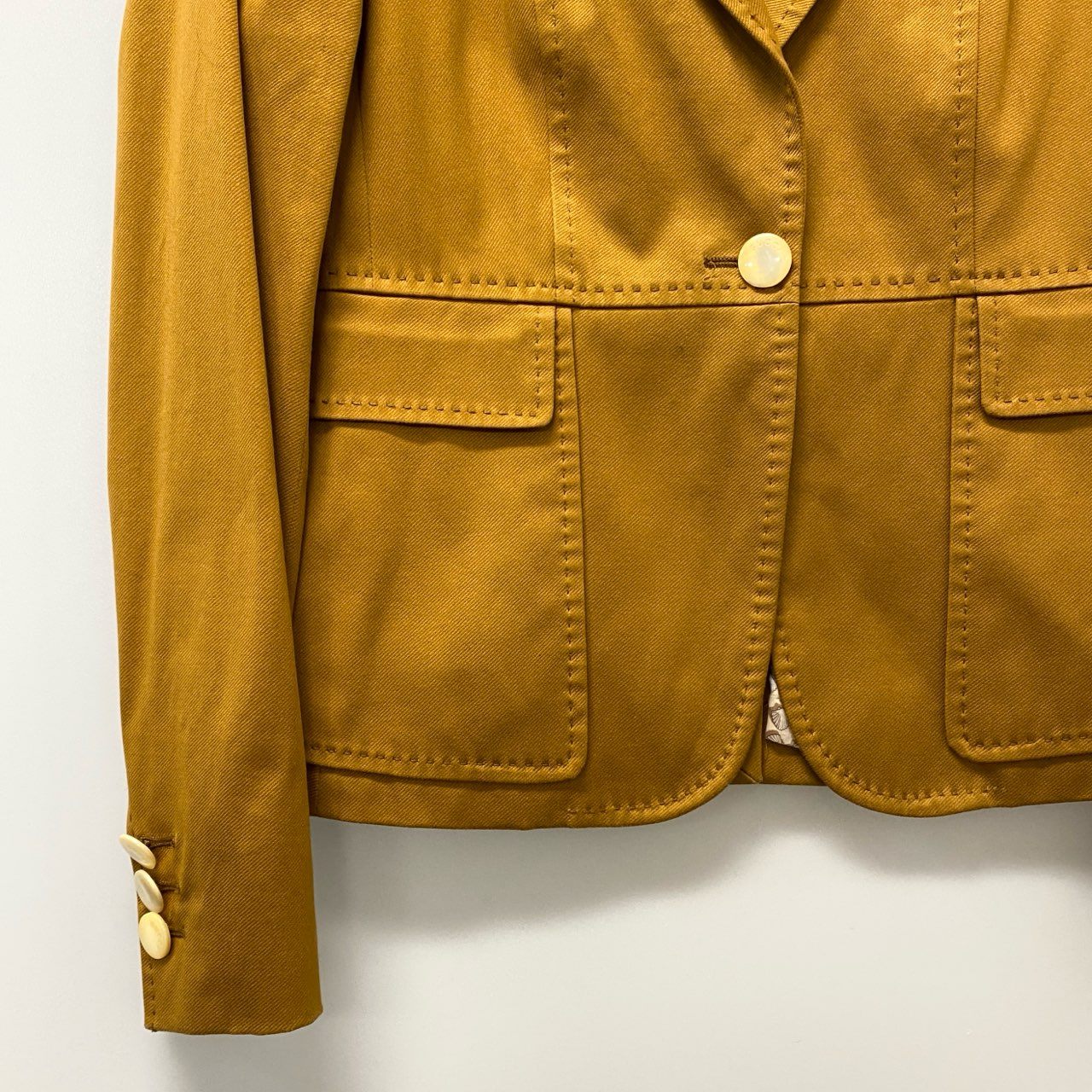 85a28 GUCCI グッチ テーラードジャケット ブレザー アウター 裏地 貝殻柄 42サイズ キャメル レディース 女性用u02t