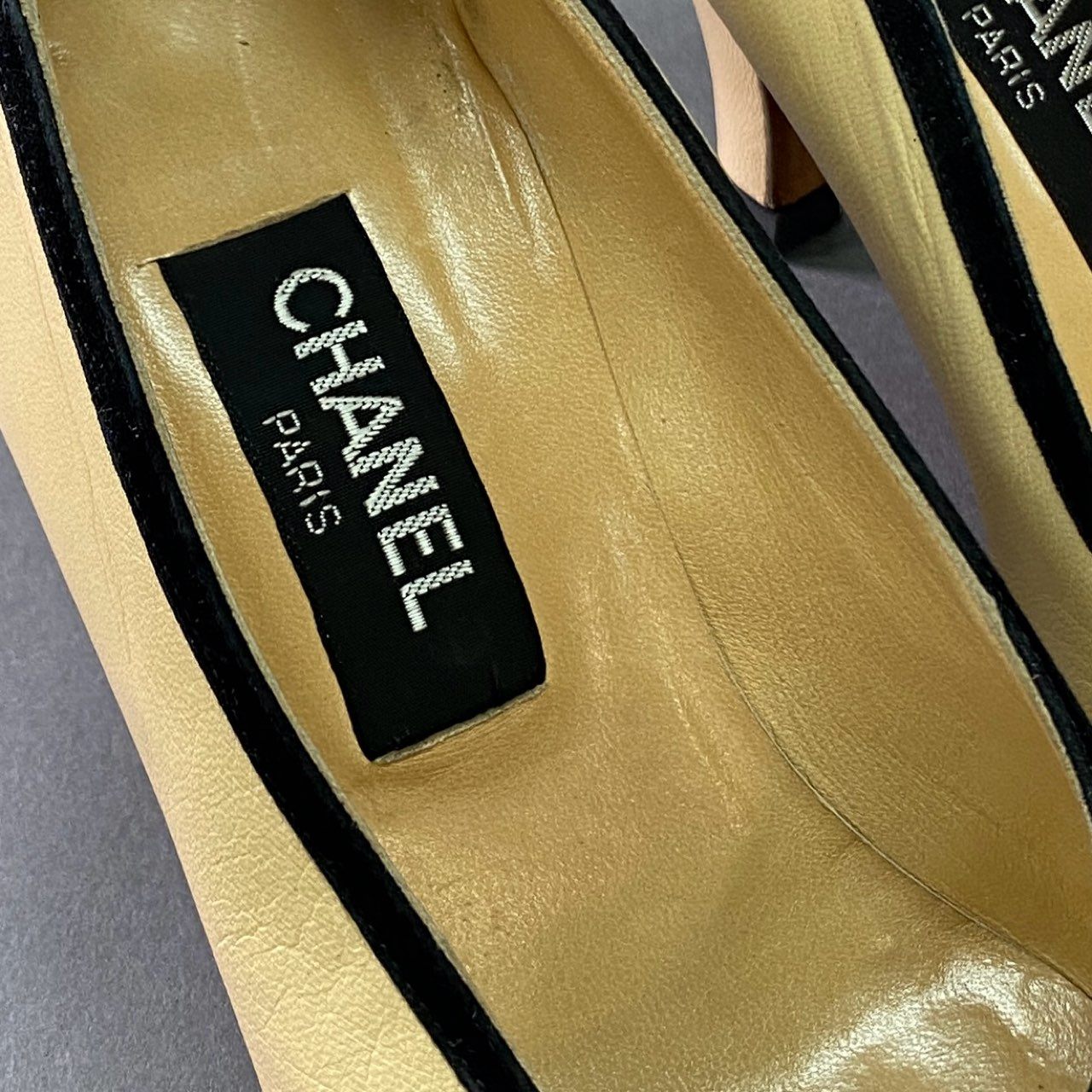 4j24 CHANEL シャネル キルティング レザーパンプス 35 1/2 ベージュ ブラック Leather マトラッセ シューズ イタリア製