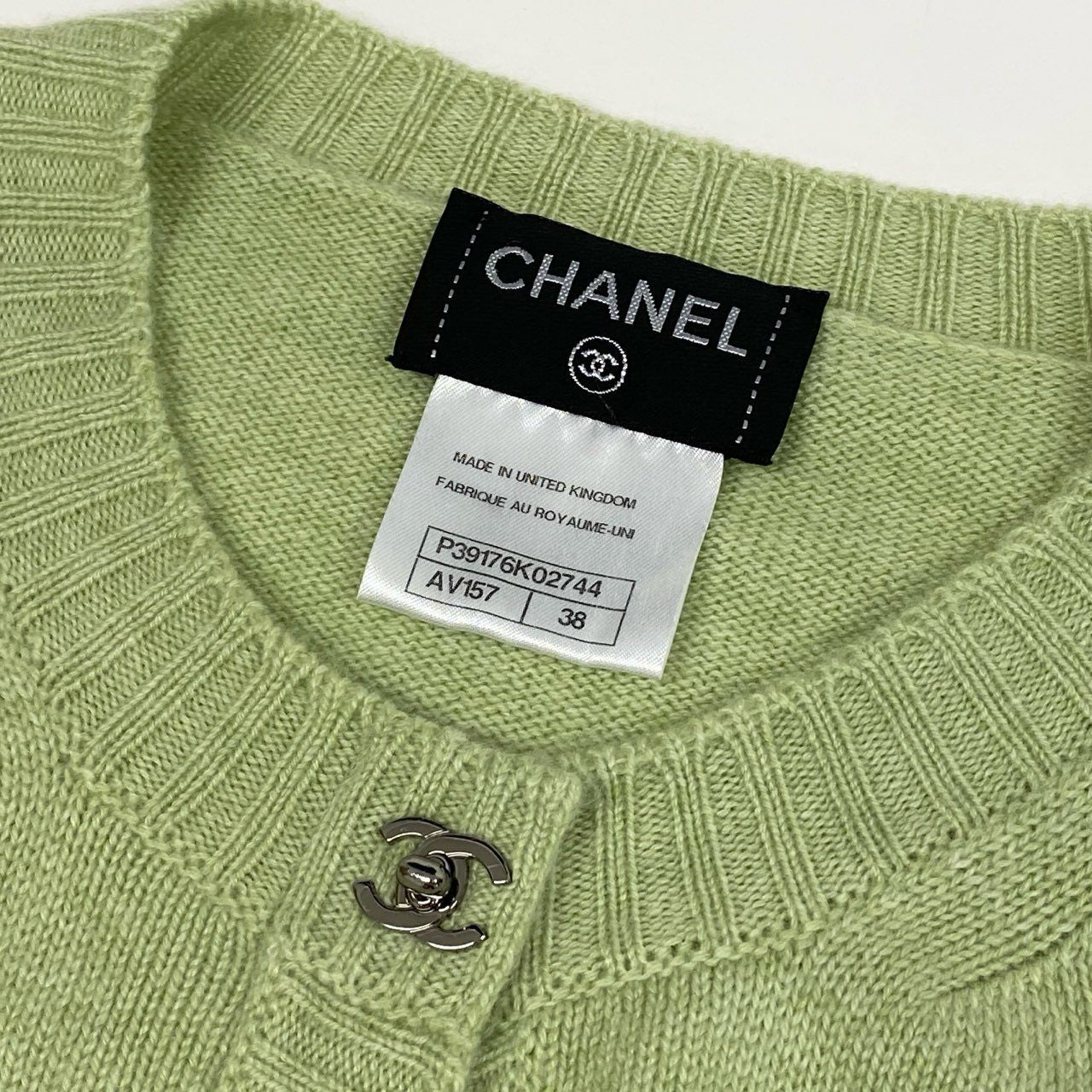 Cc2 CHANEL シャネル P39176 2010年 ココマーク ターンロック ニットカーディガン カシミヤニット サイズ38 グリーン系 レディース トップスk02i