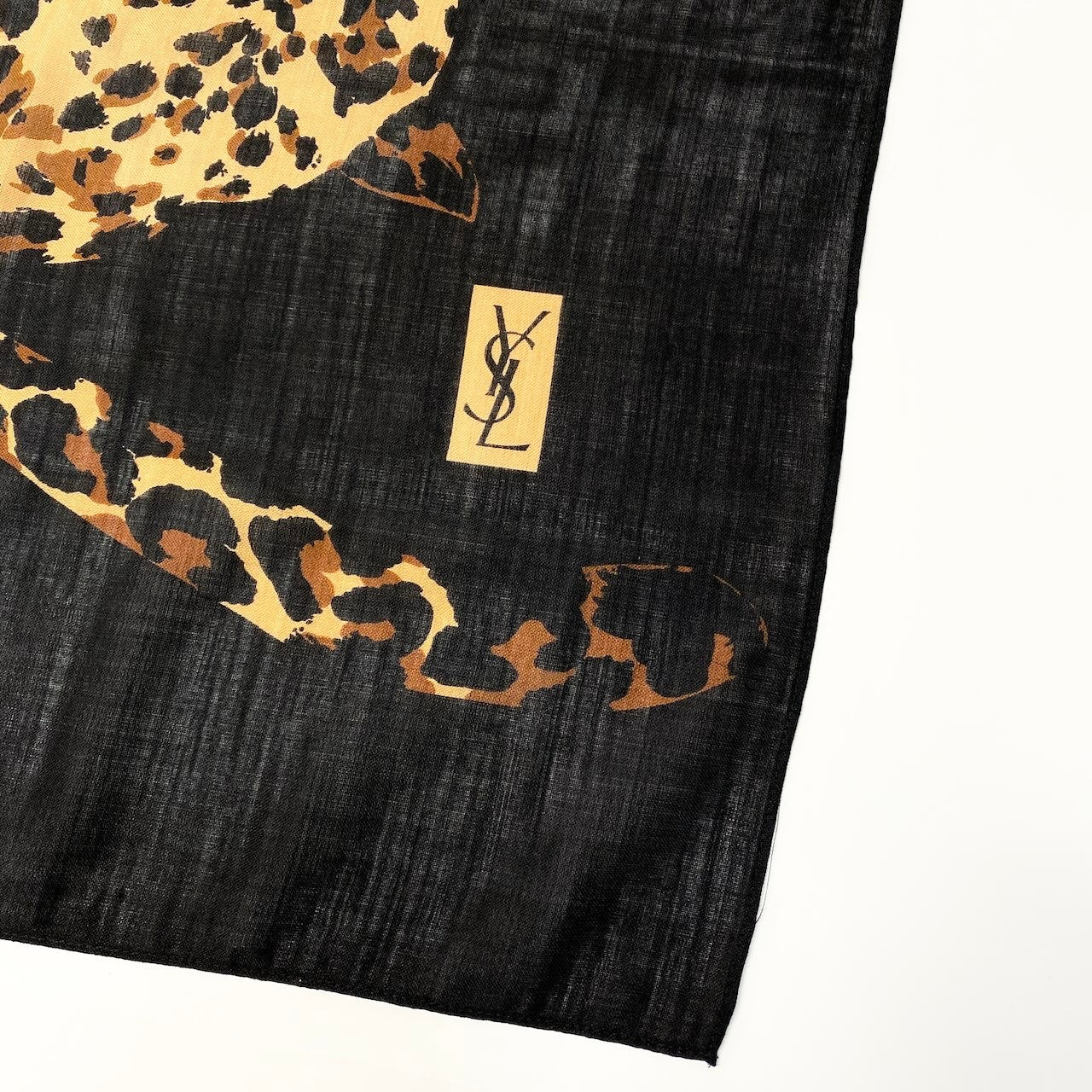 c29 YVES SAINT LAURENT イヴサンローラン 超大判ストール ショール 190×124 6頭の豹 ブラック レオパード ユニセックスu02t