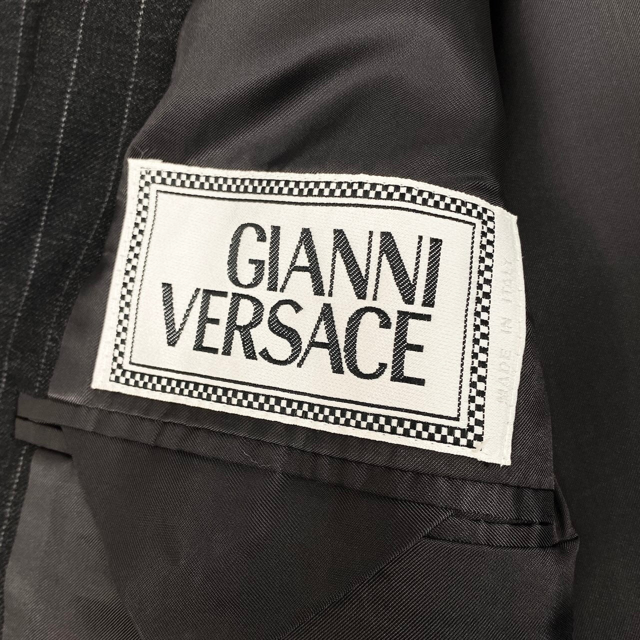 60e1 GIANNI VERSACE ジャンニ ヴェルサーチ テーラードジャケット ジレ セット ストライプ イタリア製 48サイズ グレー系 メンズ 男性用u02t