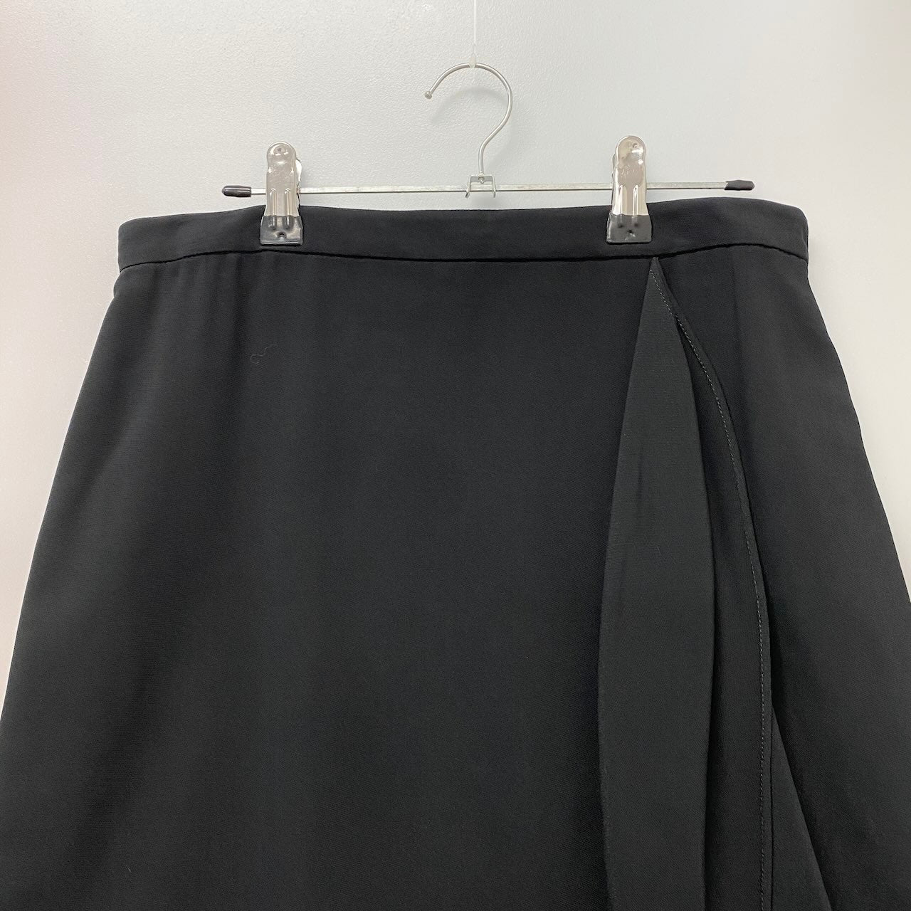 72e15 VALENTINO ヴァレンティノ フリルデザイン スカート 膝丈 ボトムス バックジップ イタリア製 BB3GN145 10 ブラック ヴィスコース レディースo07t