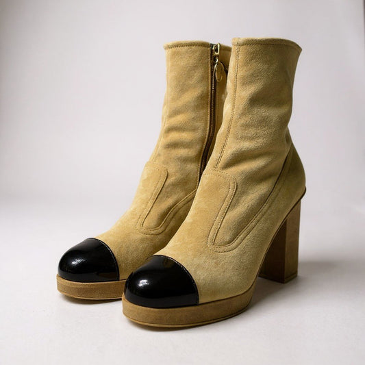 1a22 《美品》 CHANEL シャネル ココハートチャーム サイドジップ スエードブーツ G45195 サイズ38 ベージュ レザー シューズt18r